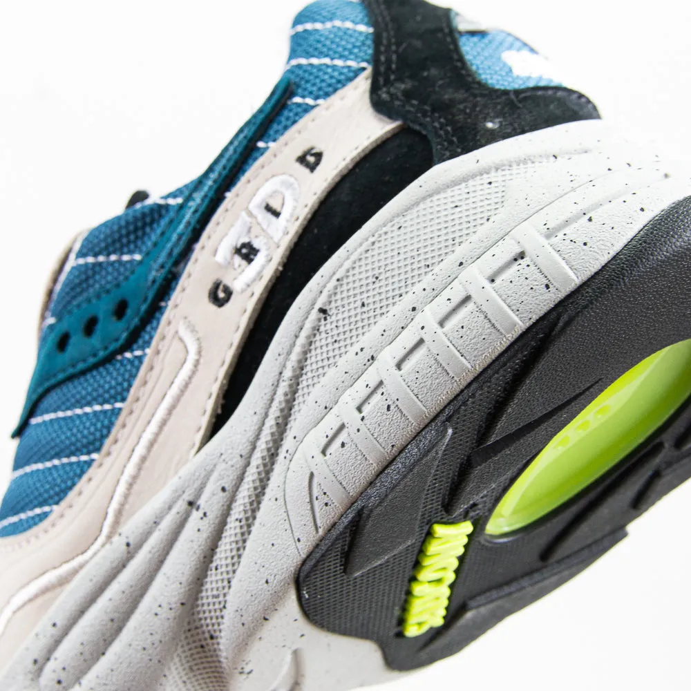3D Grid Hurricane (Cream/Blue)