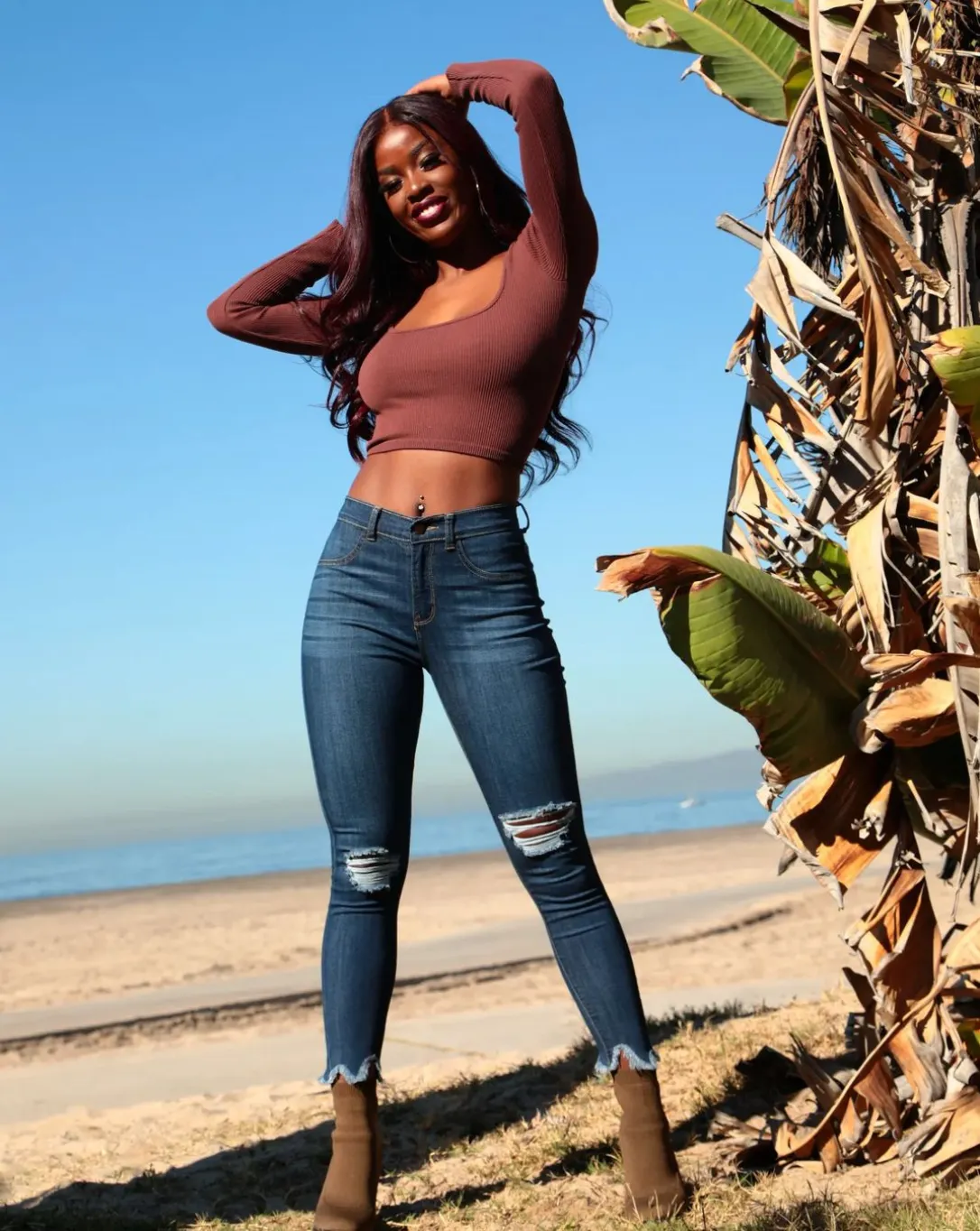 Kaila - High Rise Shark Bite Destructed Skinny